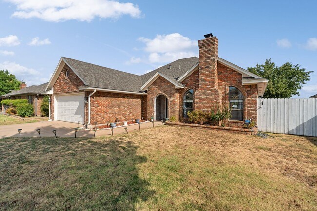 Building Photo - Beautiful 3-Bedroom home!