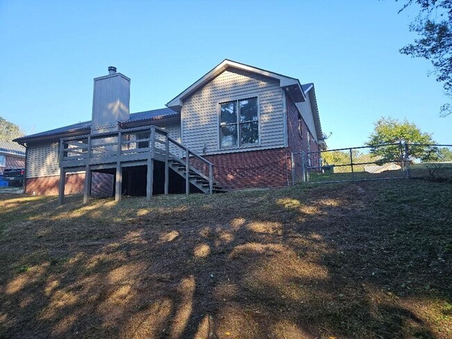 Building Photo - FOR RENT in NORTH COLUMBUS - Double Churches Area - Available Now!