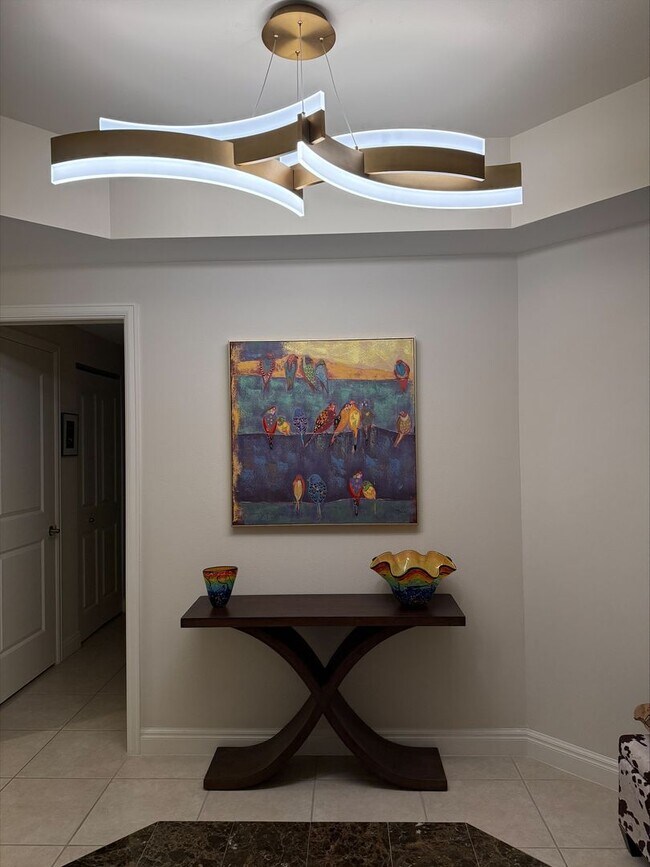 Building Photo - Short term ONLY luxury 2/2 condo in the heart of downtown Sarasota