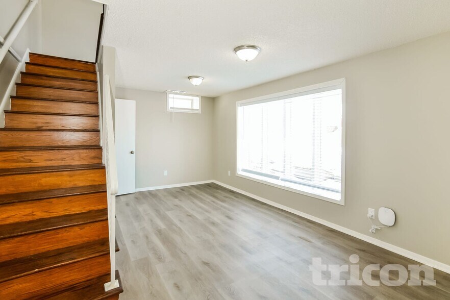 Building Photo - 3284 71st St E