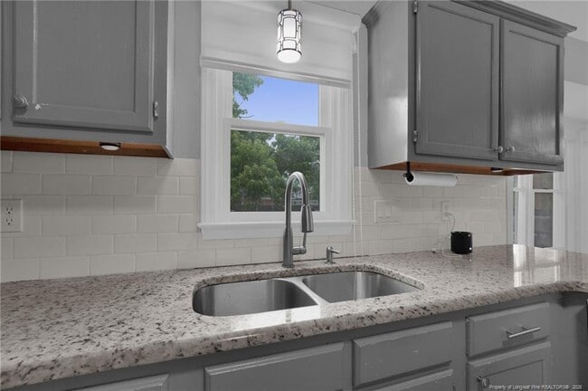Building Photo - 7457 Avila Dr