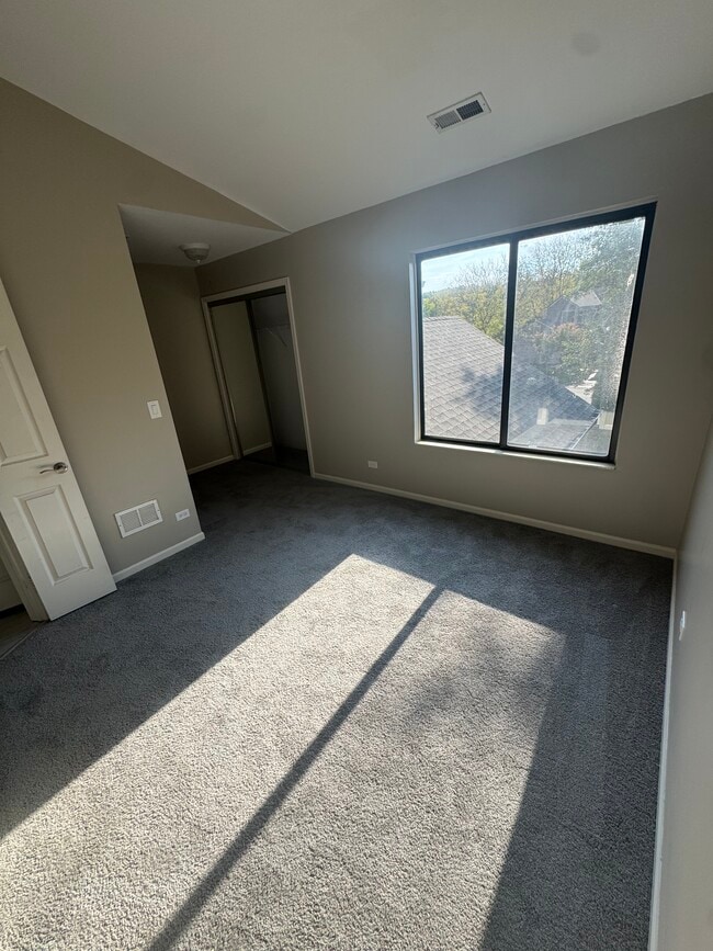 Building Photo - 378 White Oak Ln