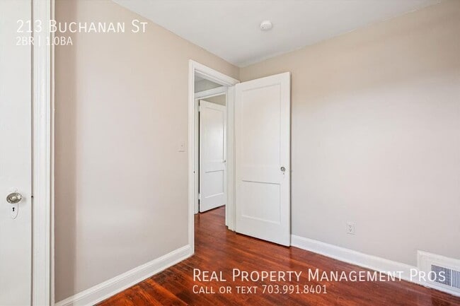 Building Photo - 213 Buchanan St