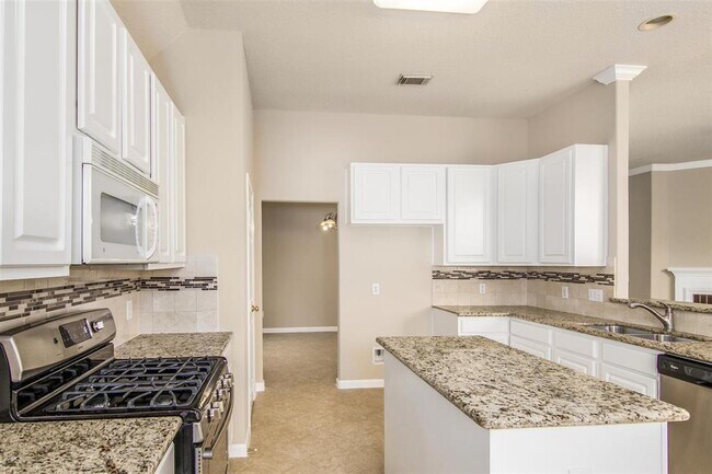 Building Photo - 20719 Medallion Pointe Dr