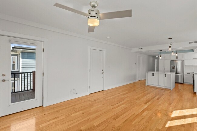 Building Photo - 42 Dennis St