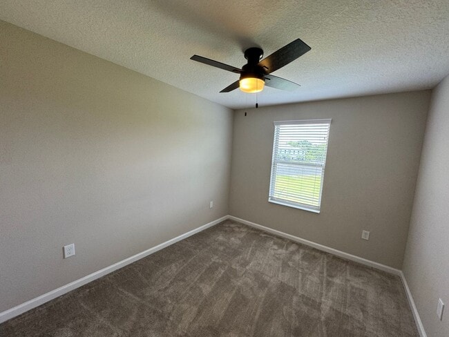 Building Photo - 3 BD/2.5 BA Home, Modern Elegance Meets Ev...
