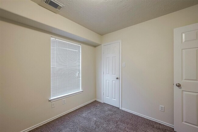 Building Photo - 14330 Fairbuff Ln