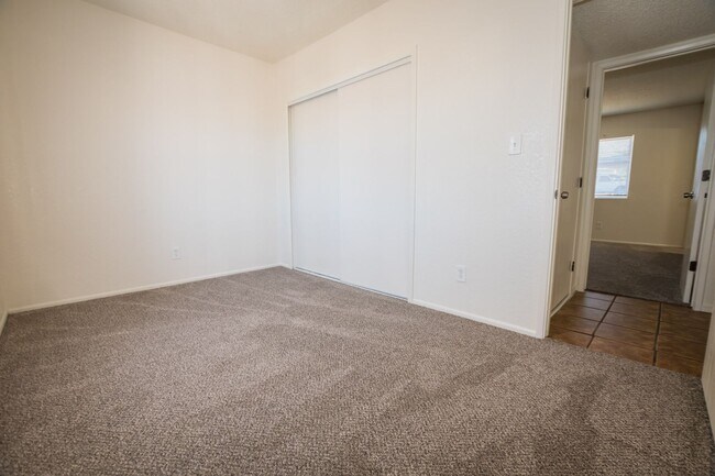 Building Photo - Charming Property Features 3 Bedrooms, 2 Baths, Central A/C!!