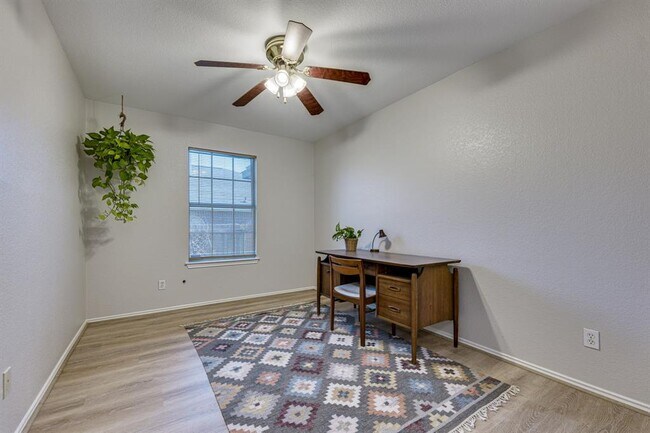 Building Photo - 1128 Overlook Way