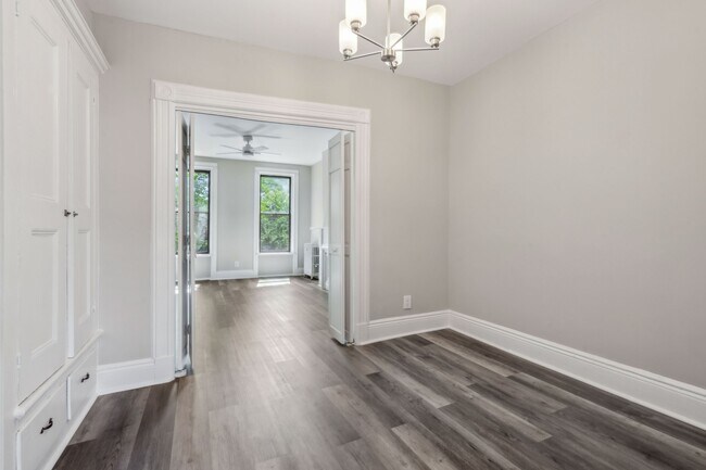 Building Photo - 373A 16th St