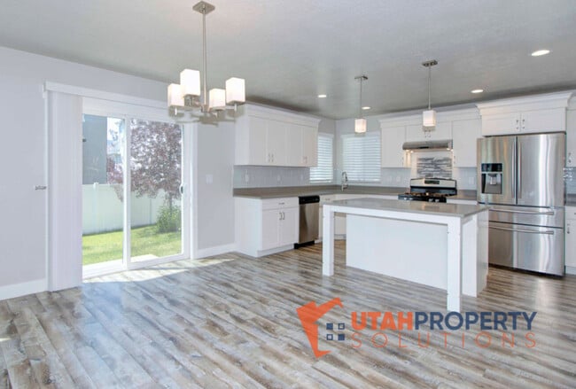 Building Photo - 4963 W Sarasota Ln