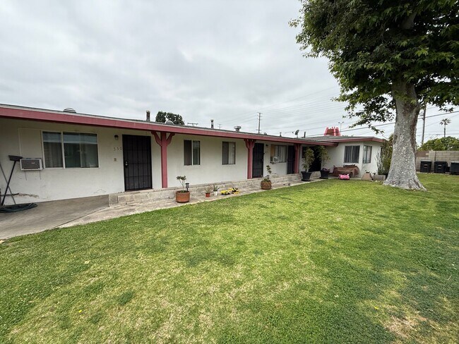 Building Photo - oak330-36