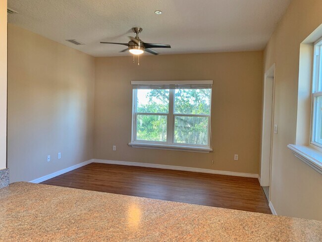 Building Photo - Coming Soon!! 4BR/4BA, downtown apartment. Walk to Flagler College..