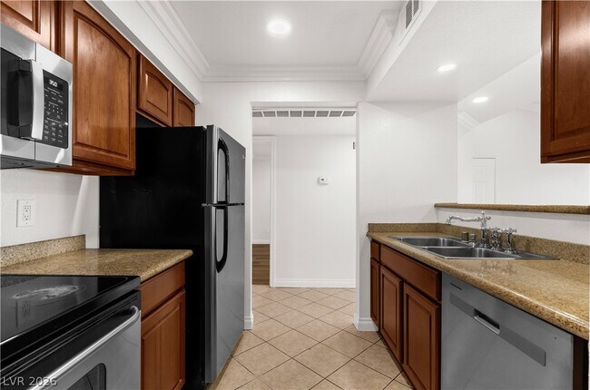 Building Photo - 1150 N Buffalo Dr