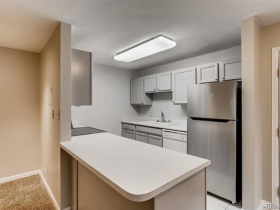Building Photo - 13093 W Cedar Dr