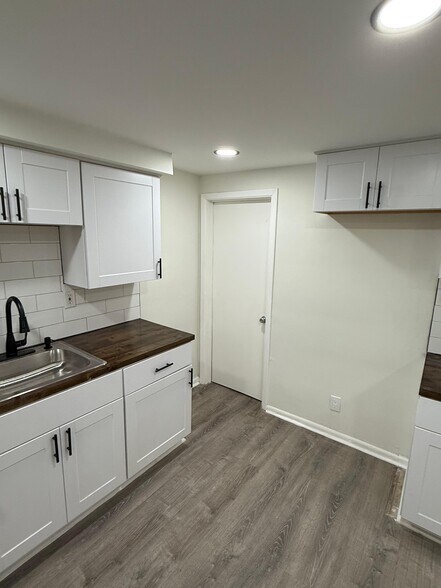 Building Photo - 628 Church St