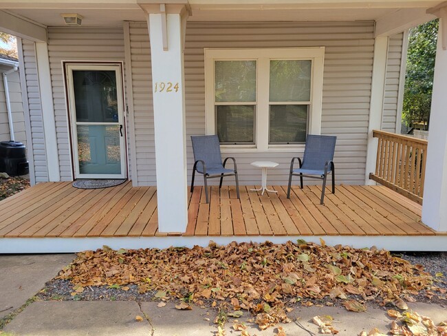 Building Photo - Charming 2-Bedroom Home in Duluth! Fully F...