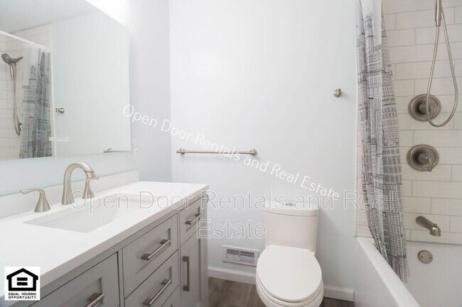 Building Photo - 8218 Fountainhead Dr