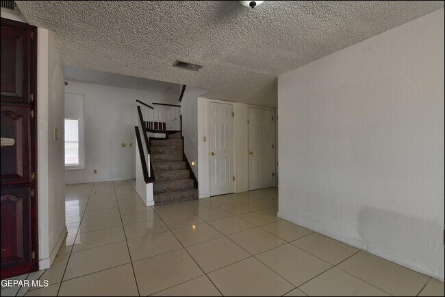 Building Photo - 695 Bluff Canyon Cir