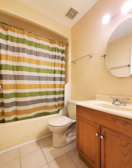 Guest bathroom - 6519 W Newberry Rd