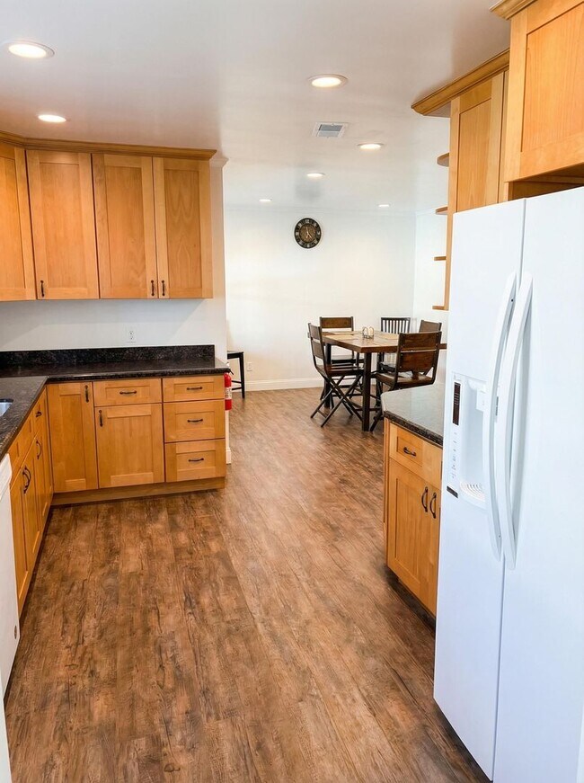 Building Photo - Charming 3-Bedroom Home with Inviting Outdoor Space