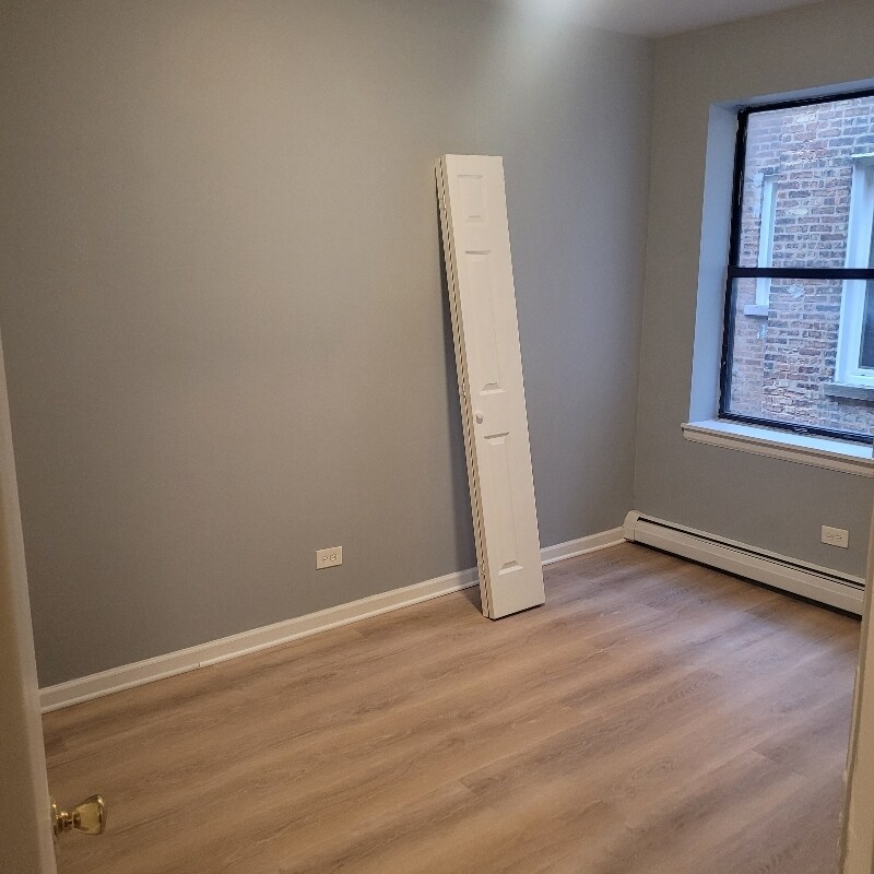 Building Photo - 4915 S Drexel Blvd