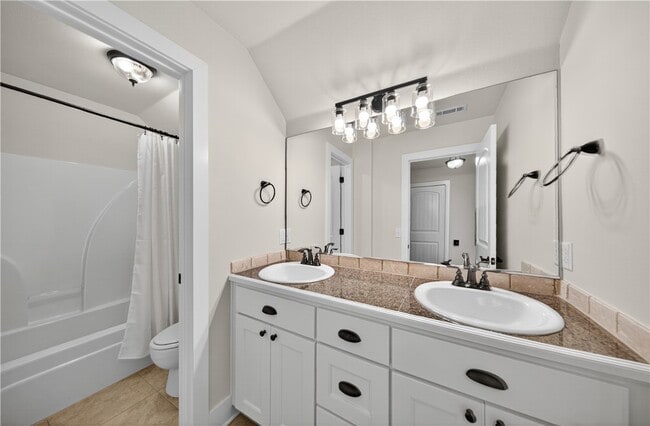 Building Photo - 1221 Chancery Ln