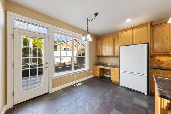 Building Photo - Beautiful Home in 55+ Community!