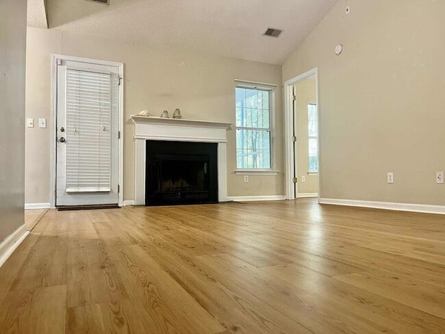 Building Photo - 524 Beverly Dr