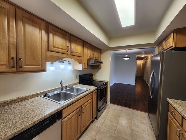 Building Photo - Move In By February 28th - Pay ONLY A $500 Deposit!!