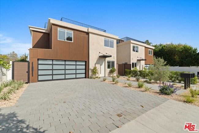 Building Photo - 15211 Morrison St