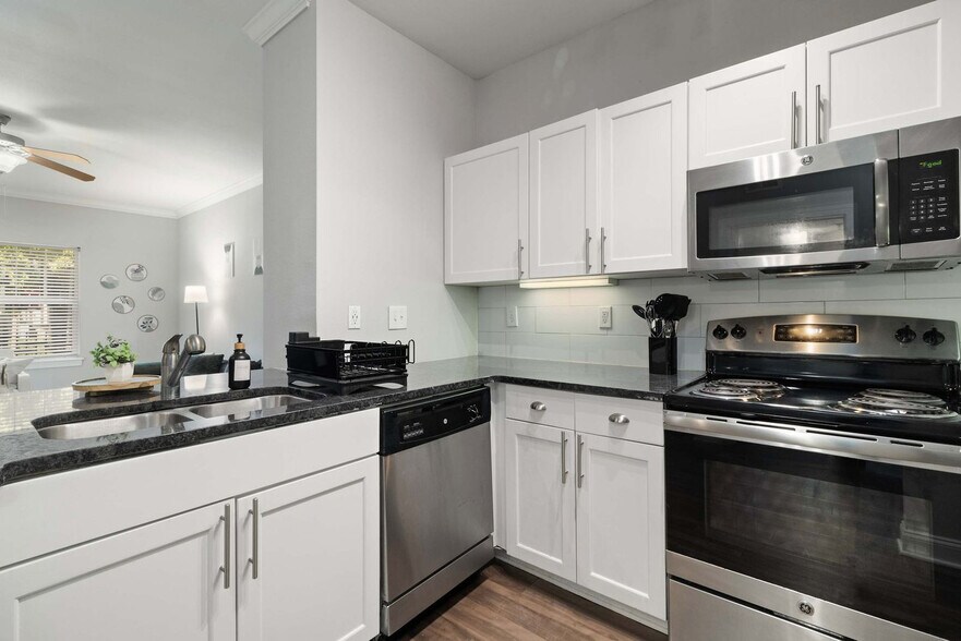 Building Photo - 590 James Maxwell Rd