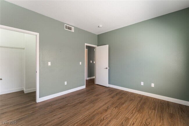 Building Photo - 2131 Hussium Hills St
