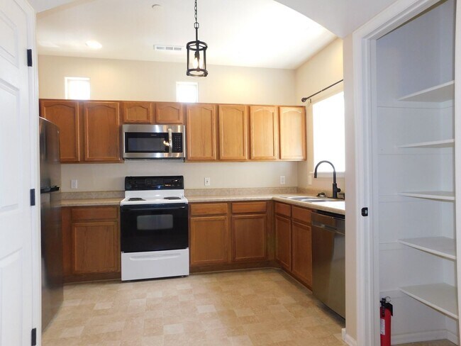 Building Photo - 2485 Fountainhead Blvd