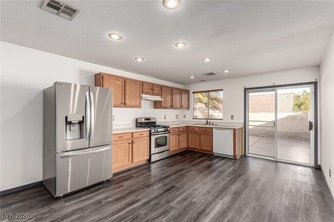 Building Photo - 1828 Vista Pointe Ave