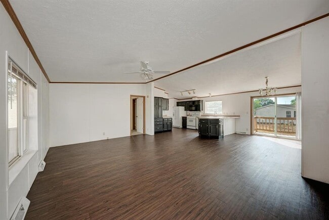 Building Photo - 187 Horseshoe Bend Rd