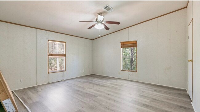 Building Photo - 10991 FM 1484 Rd