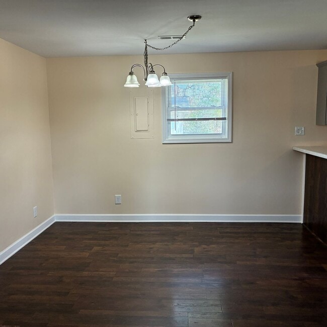 Building Photo - 4 Bedroom 3 Bath Home in Winnabow, NC