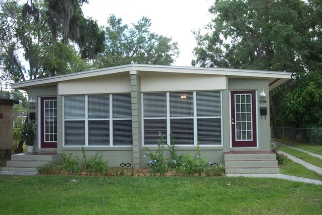 Building Photo - 238 E Harding St