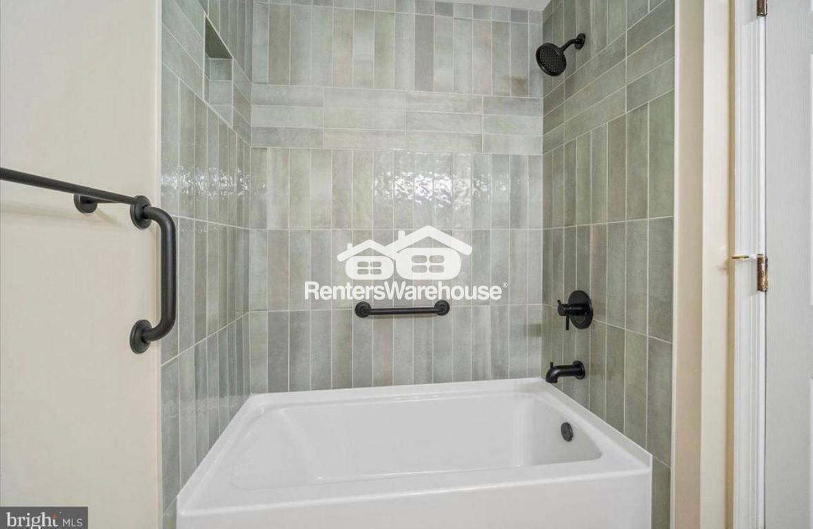 Building Photo - 10264 Redtail Ct