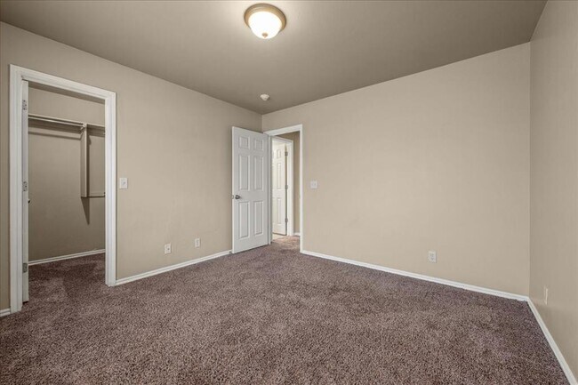 Building Photo - 17029 Woodvine Dr