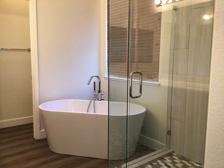 Building Photo - 5838 Rainier Peak Dr