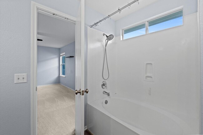 Building Photo - 6003 Wideleaf Dr