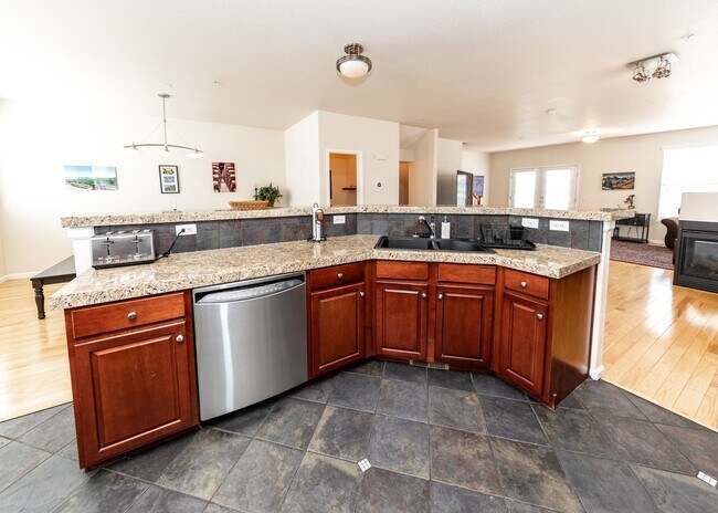 Building Photo - Downtown 3 Bedroom Townhome with 2 Car Garage