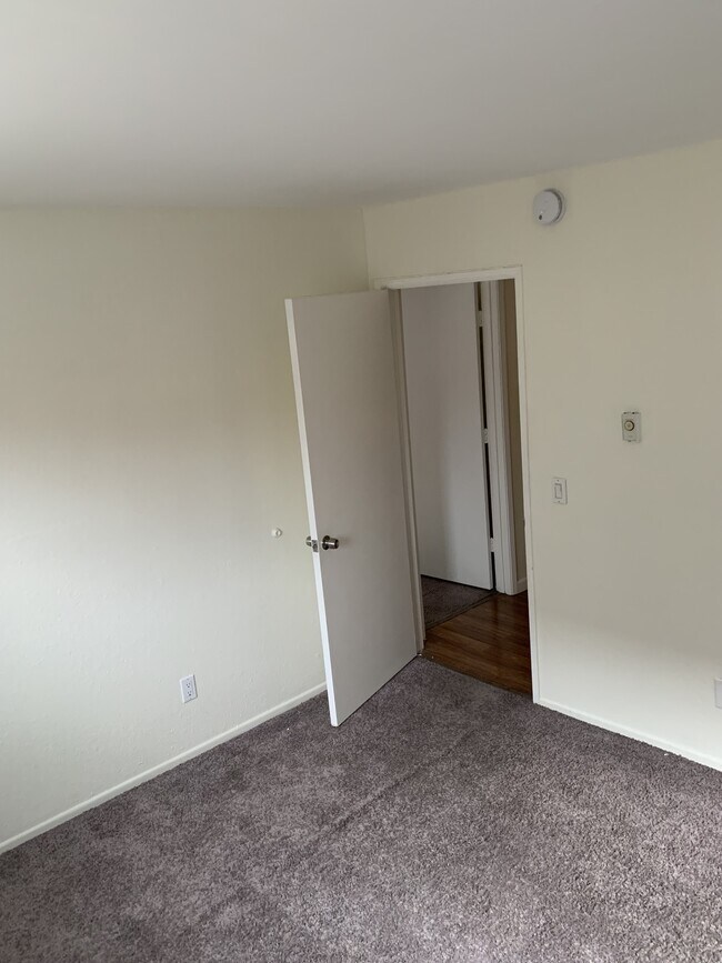 Building Photo - 1351 N Orange Dr