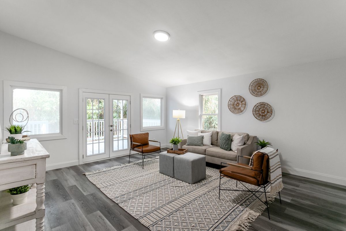 Building Photo - 5379 4th St