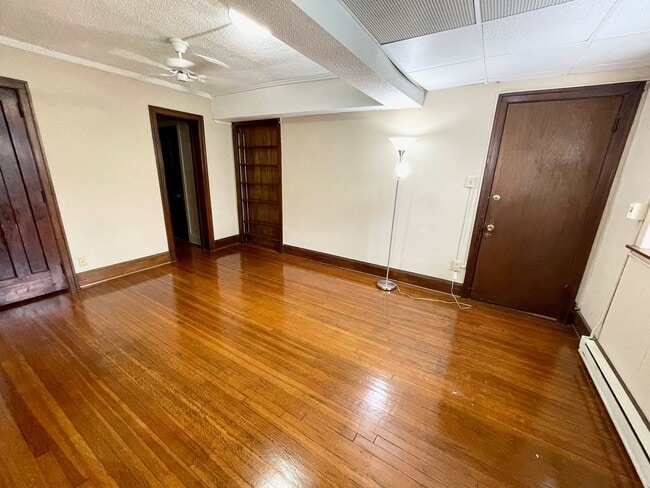Interior Photo - Winona