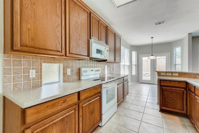 Building Photo - 9937 Appletree Way