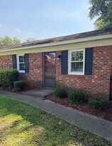 Building Photo - 212 N Elm St
