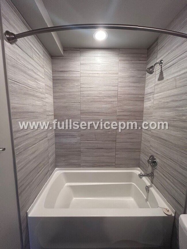 Building Photo - Contemporary 3 BD Mt. Baker Townhome! Location!!